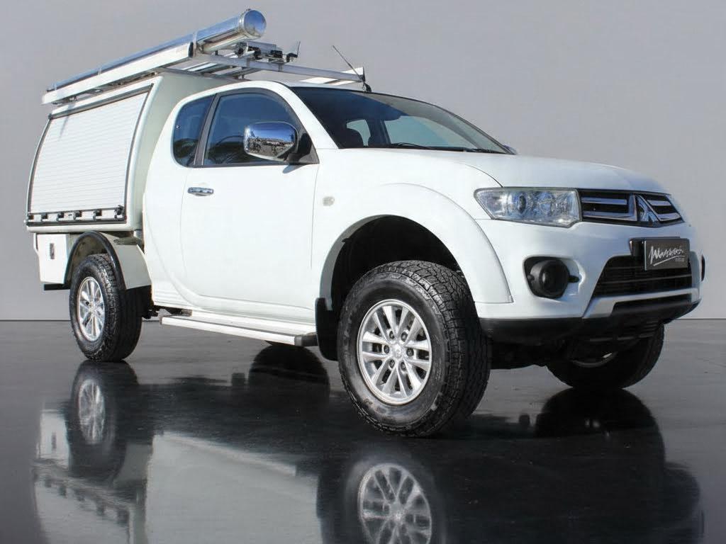 Mitsubishi L200 2010  4x4 2.5 Di-d  2014
