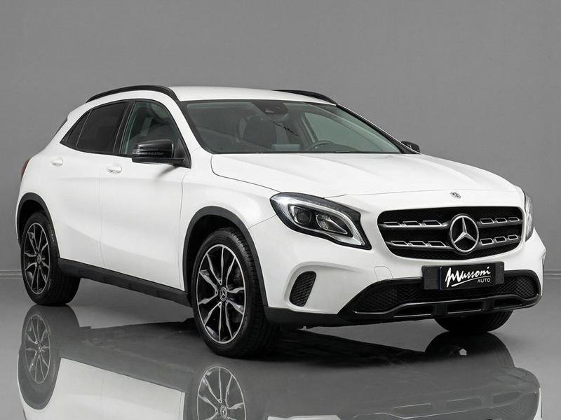 MERCEDES-BENZ GLA200 D NIGHT EDITION AUTO